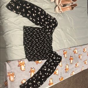 American Eagle Outfitters Black Floral Blouse